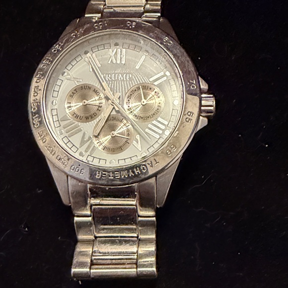 Donald J. TrumpSignature CollectionWatch TR/1073